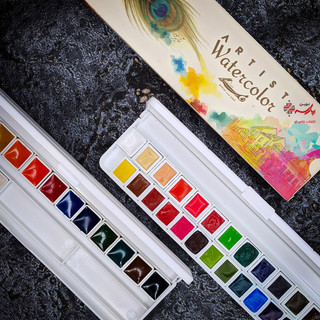 آبرنگ آقامیری (Aghamiri Watercolor Paints)